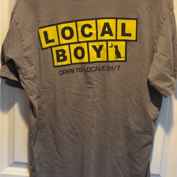 Gray T-Shirt with Yellow Graphic - Picture 1 of 2